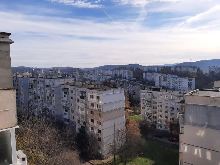 Тристаен апартамент с южно изложение и панорамна гледка – кв. Бузлуджа