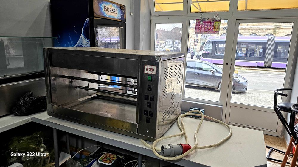 Rotisor pentru pui ,