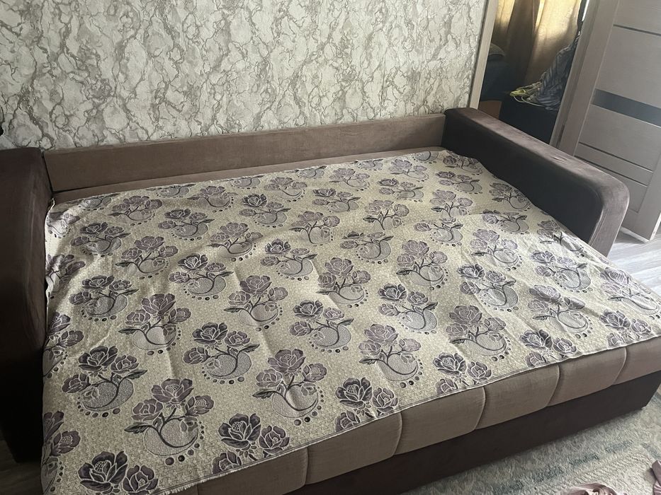 Срочно продам диван в связи с переездом!