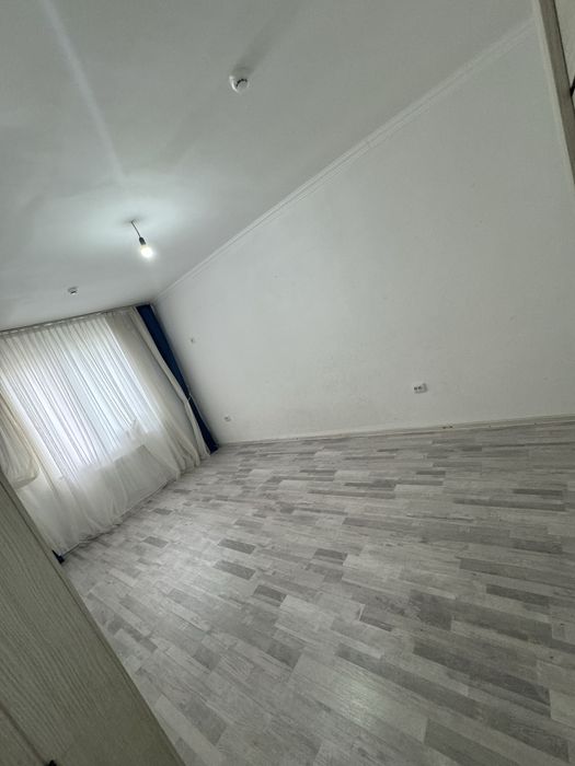 Olmos maxallasi 3/1/16 73 kvadrat kvartira sotiladi