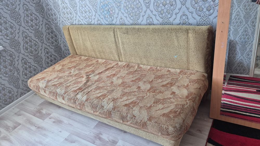 Комод тахта стол
