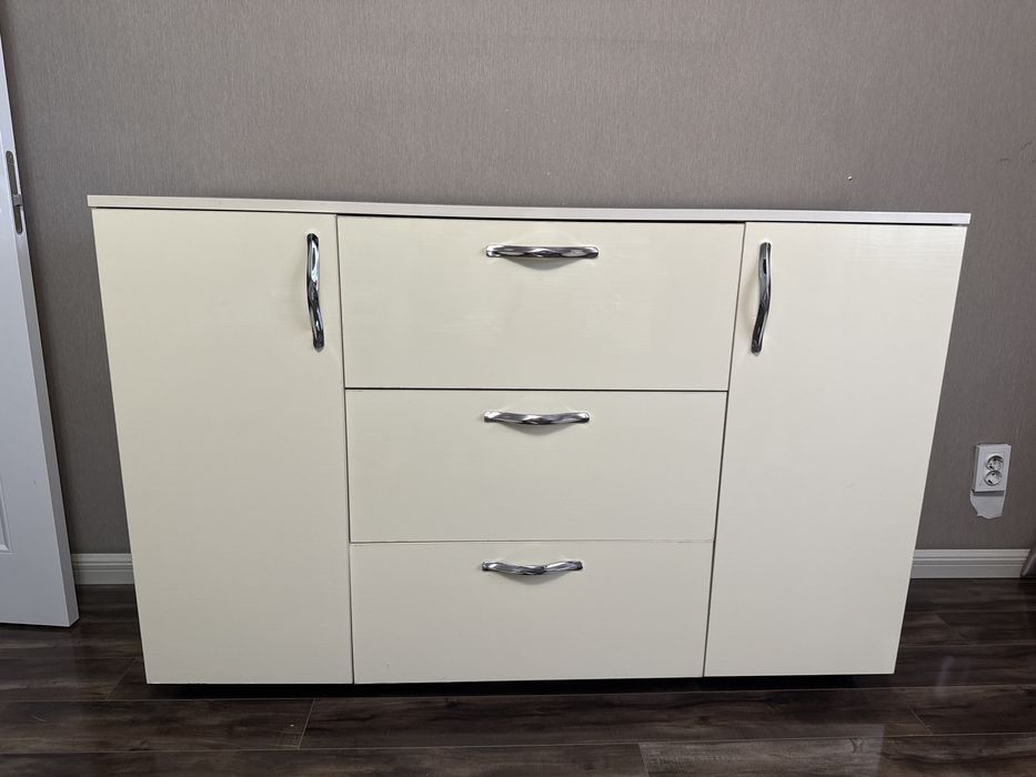 Продам спальный гарнитур