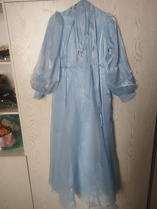 Ajoyib vecherniy ko'ylak