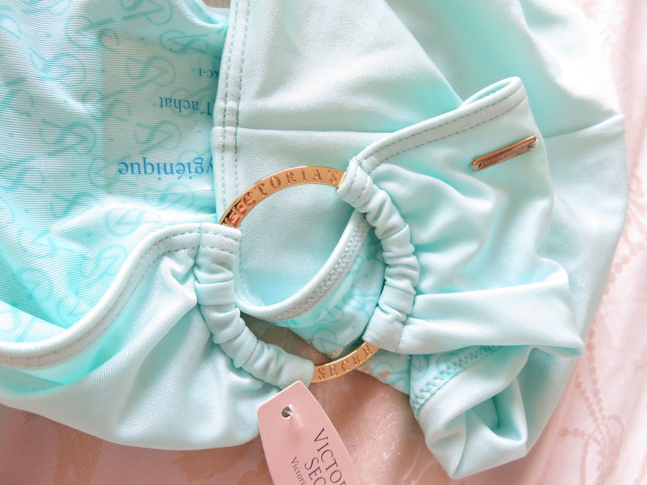 Бански Victoria's Secret, две части, S - M, нов