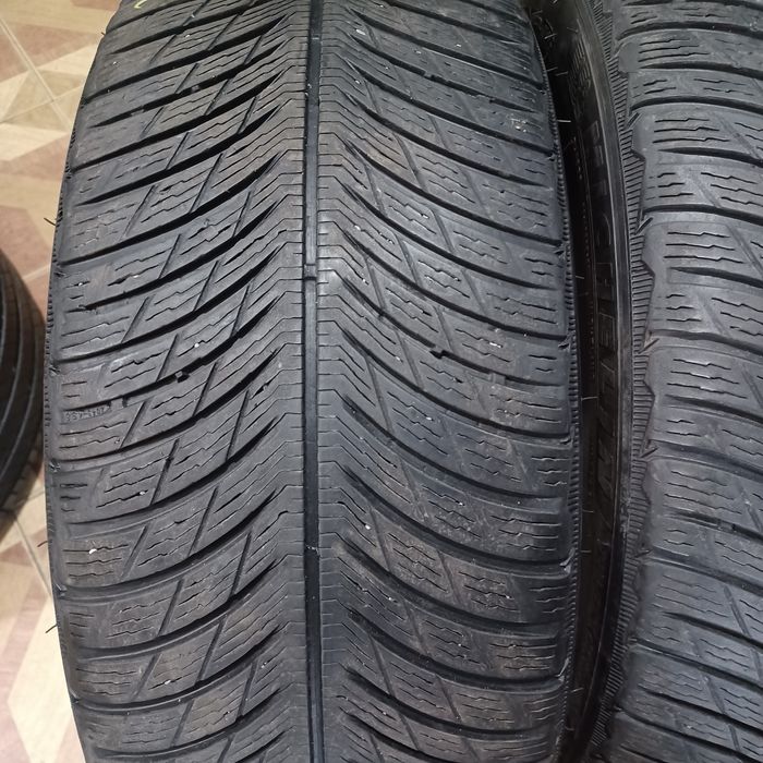 225 40 18 Michelin 2бр зимни дот 5019