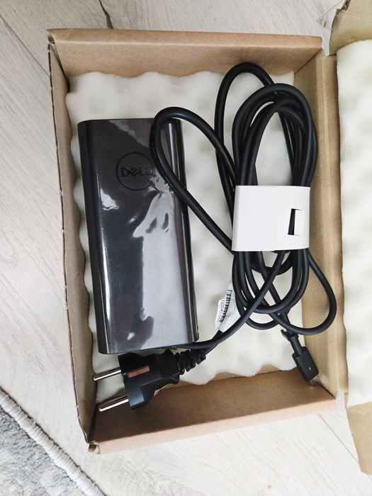 Зарядно за лаптоп Dell-Оригинален адаптер за Dell - 20V-6.5A-130W Tуpe-C