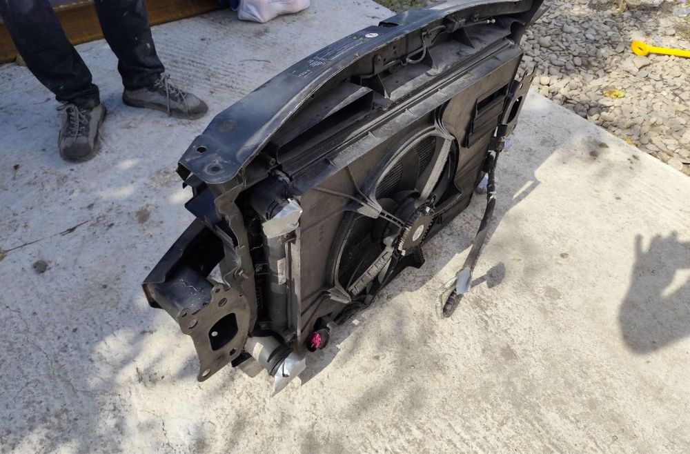 Tager + faruri +radiator Skoda Octavia 2 FL (2009–2013) – original