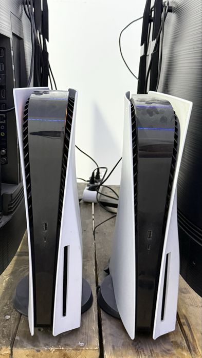 PlayStation 5 Fat — В комплекте 2 геймпада и игры
