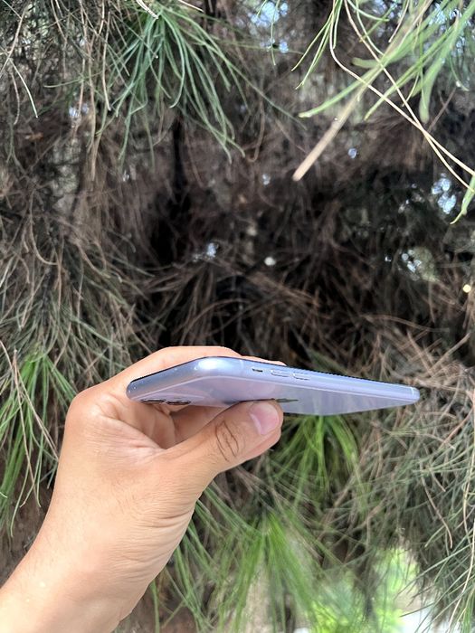 Iphone 11         .