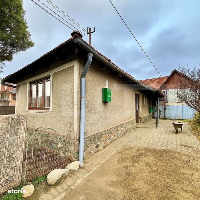 Casa individuala cu 4 camere, 300 mp teren, zona Centru