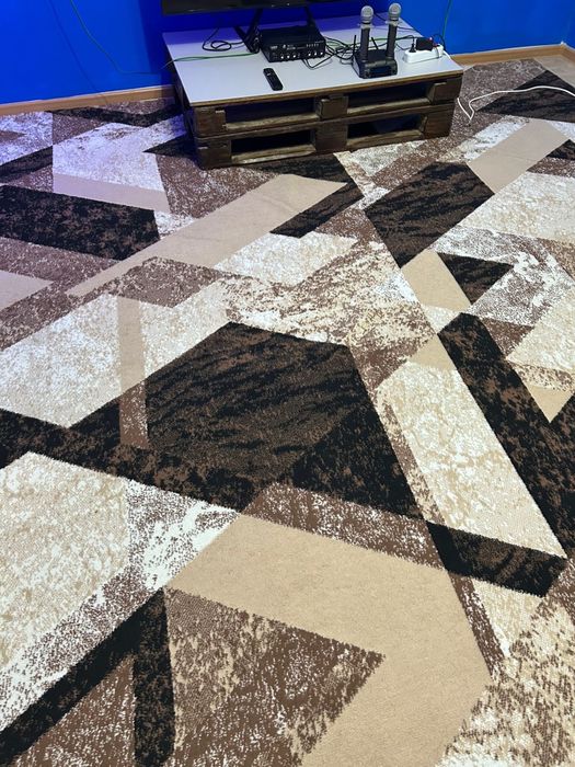 Ковер в отличном состоянии,продаем в связи с переездом.