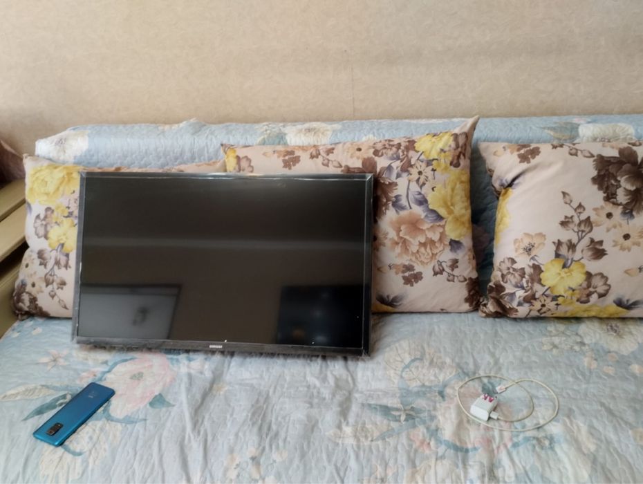 Продам смарт телевизор бу