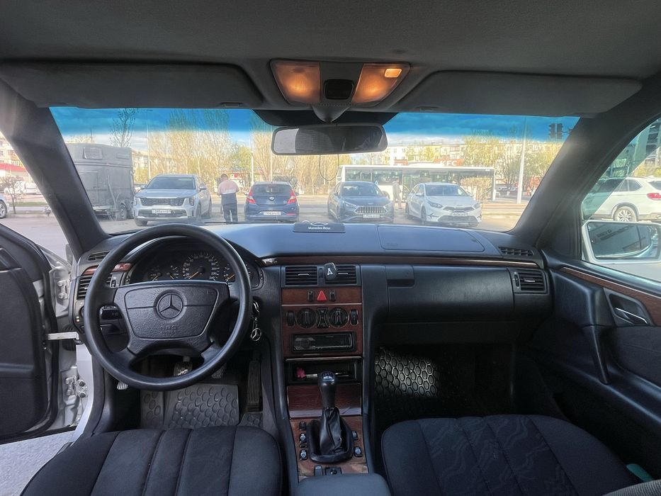 Продам мерседес w210