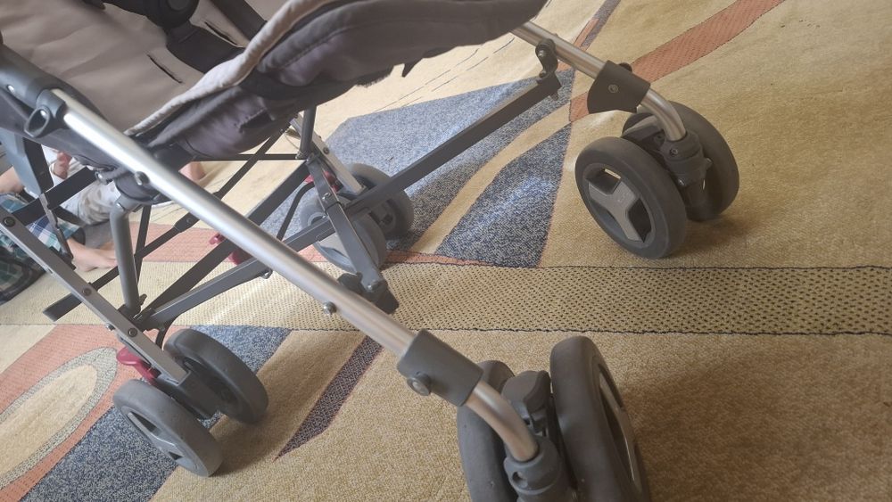 Продам коляску от бренда силвер кросс