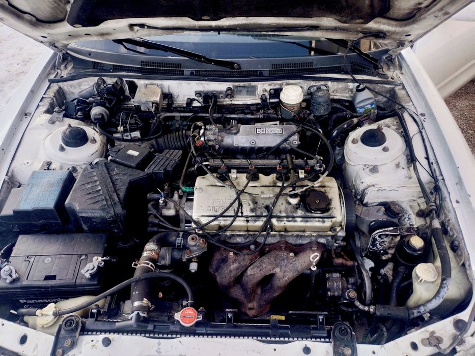 Машина Митсубиси Галант