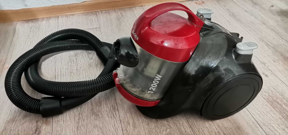 Продам пылесос, Медиа.