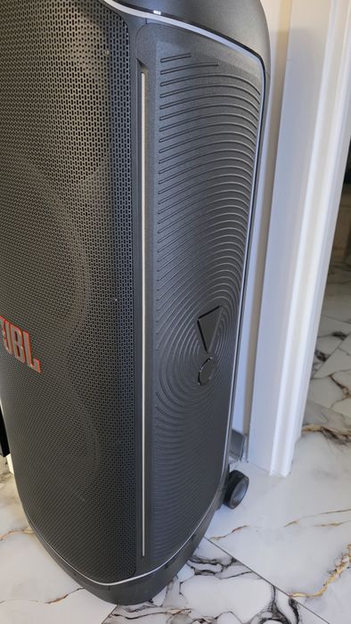Boxa JBL Ultimate 1100 Ca nouă.Preṭ fix Detin Factura de achizitie.