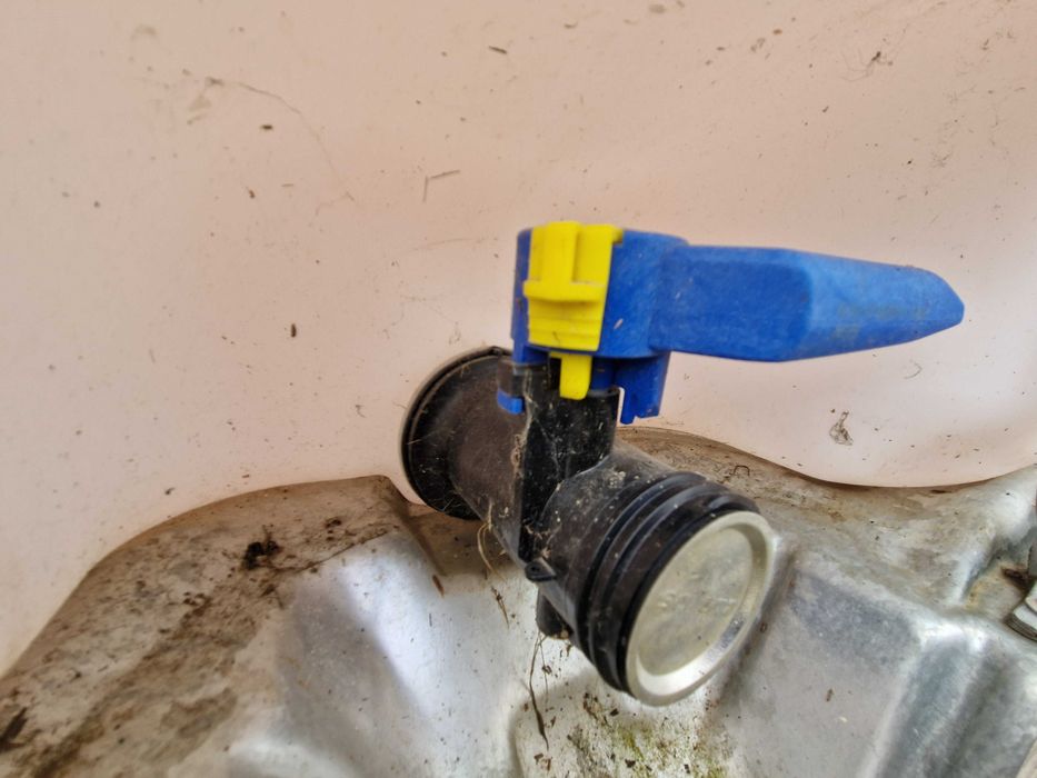 Rezervor IBC 1000L nou, cu cadru metalic și robinet