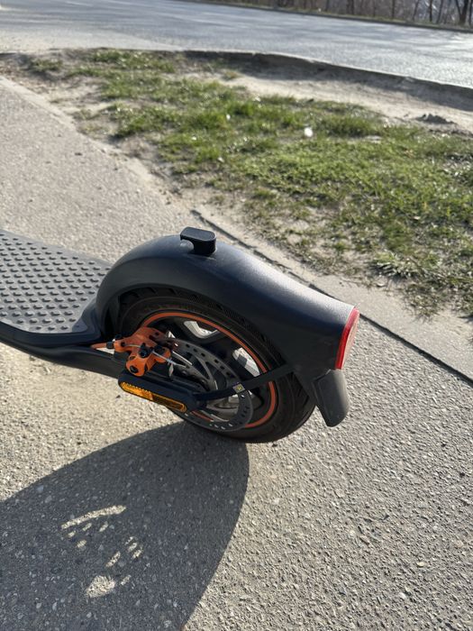 Trotineta electrica Segway Ninebot F40E