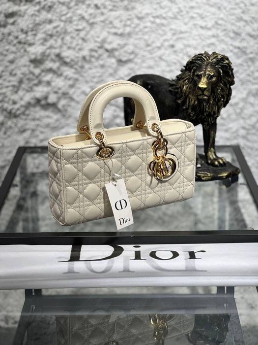 Чанта бежово Dior