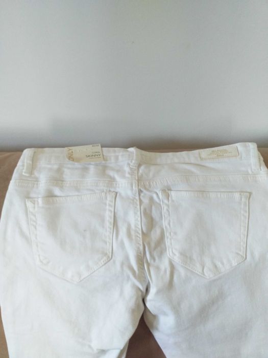 Blugi de dama noi cu eticheta ONLY,elastici 30/32