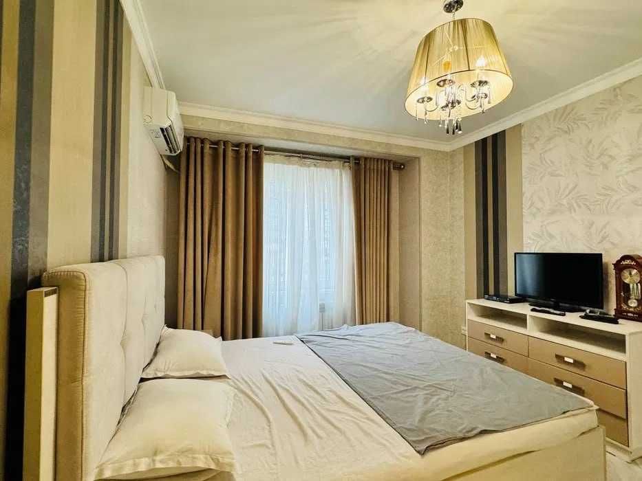 Сдаётся 2-х комнатная квартира в Центре!
Метро Айбек/ Шохмед Центр