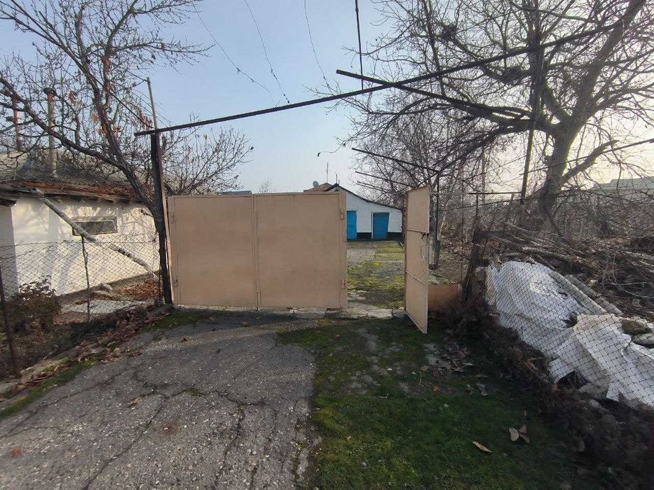 Hovli sotiladi 3.3 sotix Qibray Chinobod Продается участок 330м Кибрай