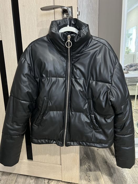 Продаю женскую куртку