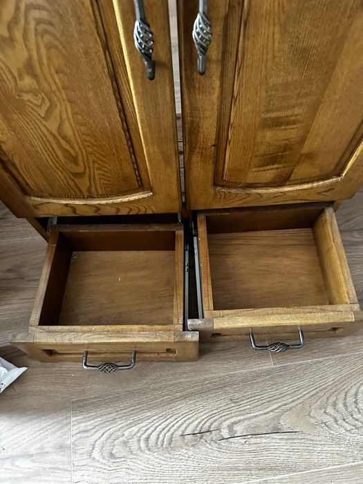 Dulap lemn masiv baie