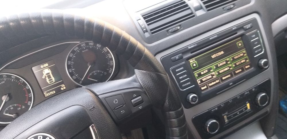 Шкода Октавия 1.6TDI на части