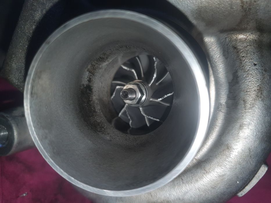 Средна част от турбина мицубиши TD025S2-06T4 от peugeot 1.6 HDI