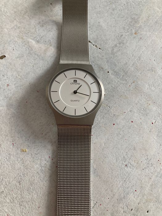 Chrono часовник чисто нов