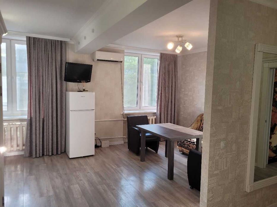 Дава се под наем Двустаен апартамент в София, Център - 50 кв.м за 350 € - Снимка #1