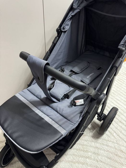 Детская коляска всесезонная  б/у