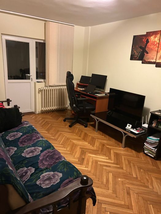 Vand apartament 3 camere, gara ,persoana fizica