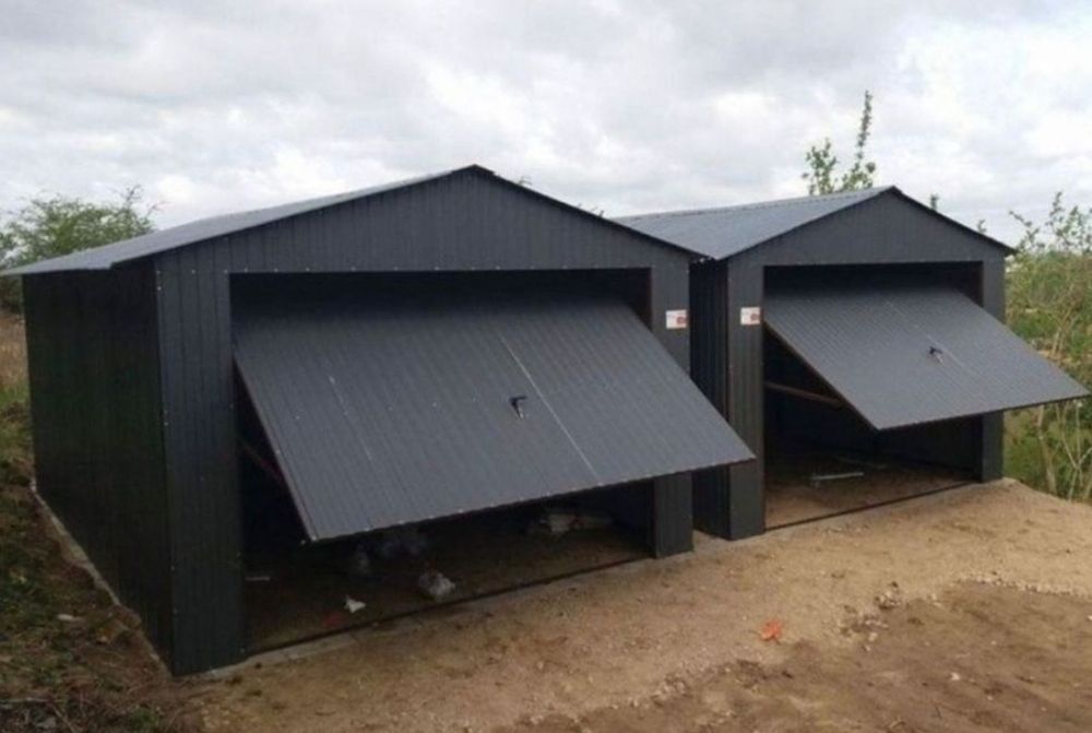 Vând garaj auto pe structura metalica