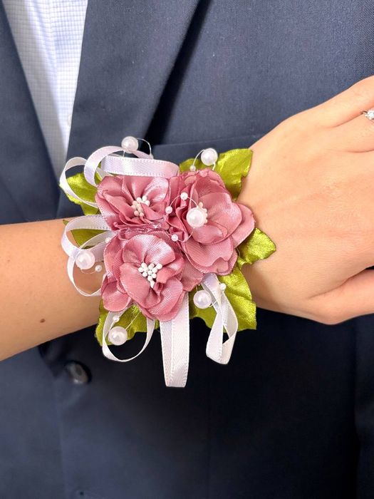 Бутониери за ревер и тип гривни/ сватбени аксесоари