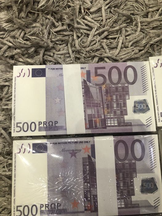 Налични реквизитни банкноти , пачки по 500 евро