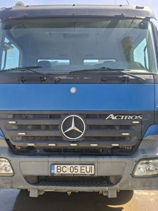 Mercedes-Benz Actros 8×4