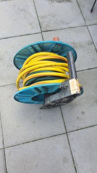 Rola furtun gardena pentru perete