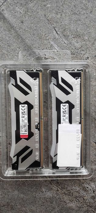 РАМ RAM 32GB 2 X 16 DDR5 6000 CL 32 Kingston Fury Renegade RGB Гаранци