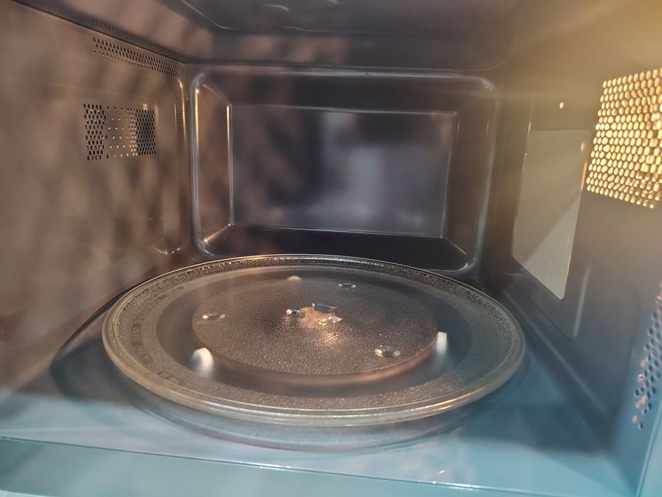 Продам микроволновку Panasonic