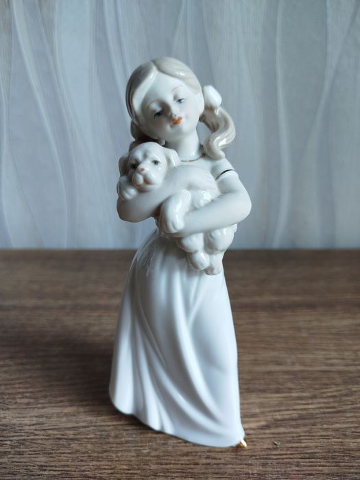 Статуэтки статуэтки