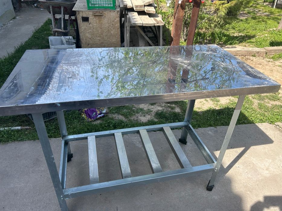 Стол продаётся для пищи