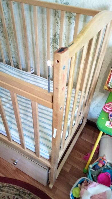 Детская кроватка.