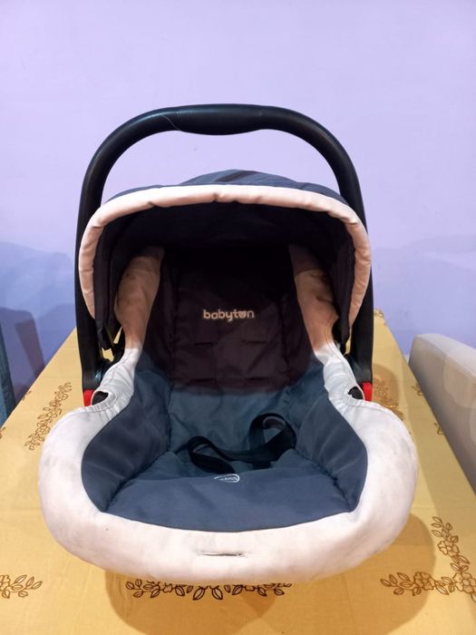 Авто кресло для детей .