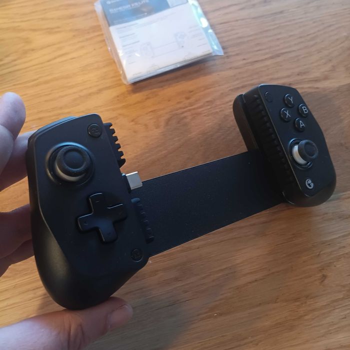 НОВ! Мобилен гейминг контролер – USB-C за Android и iPhone 15/16