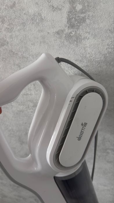 Пылесос вертикальный.