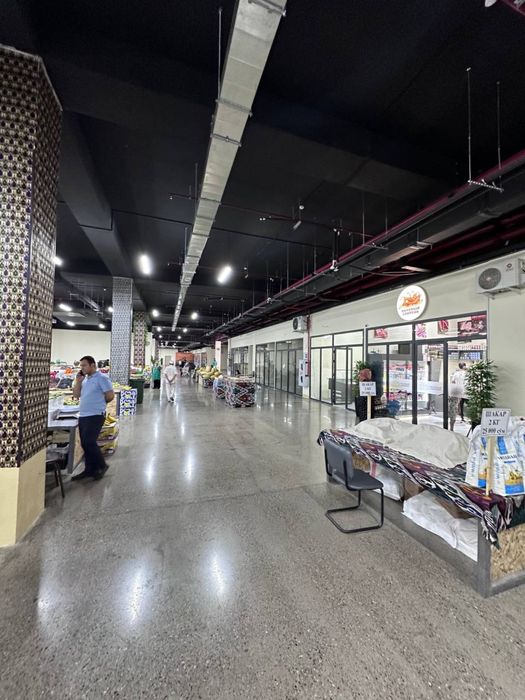 Magazin Stroymart Ibn Sino savdo markazida