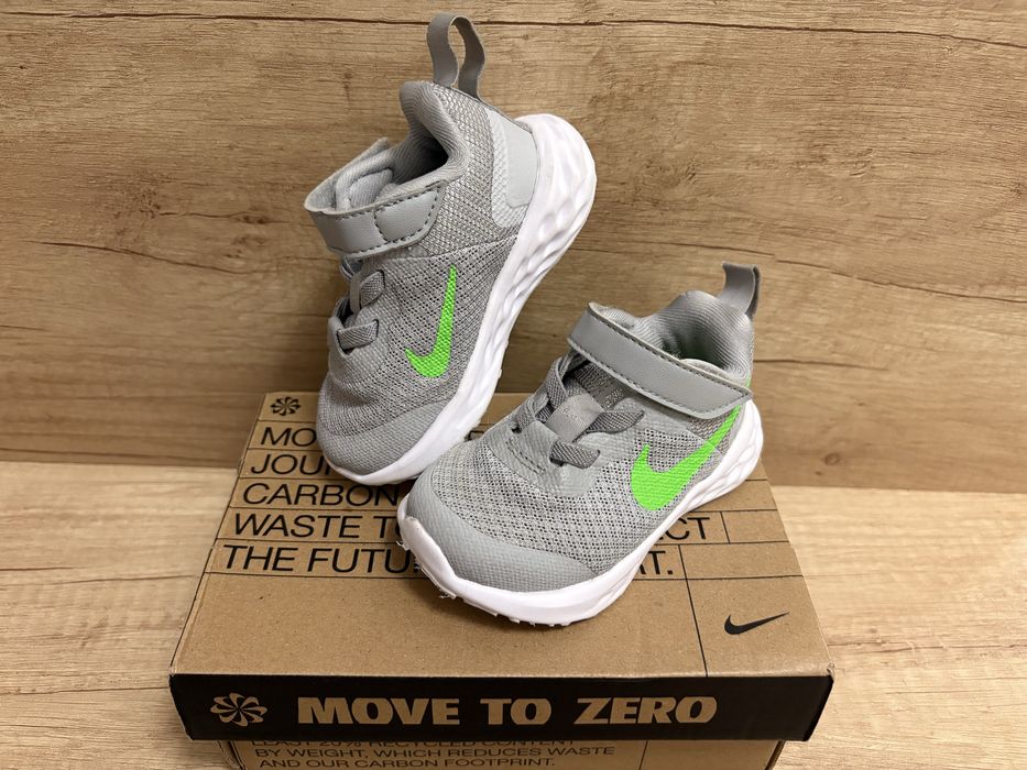 Nike Revolution 6